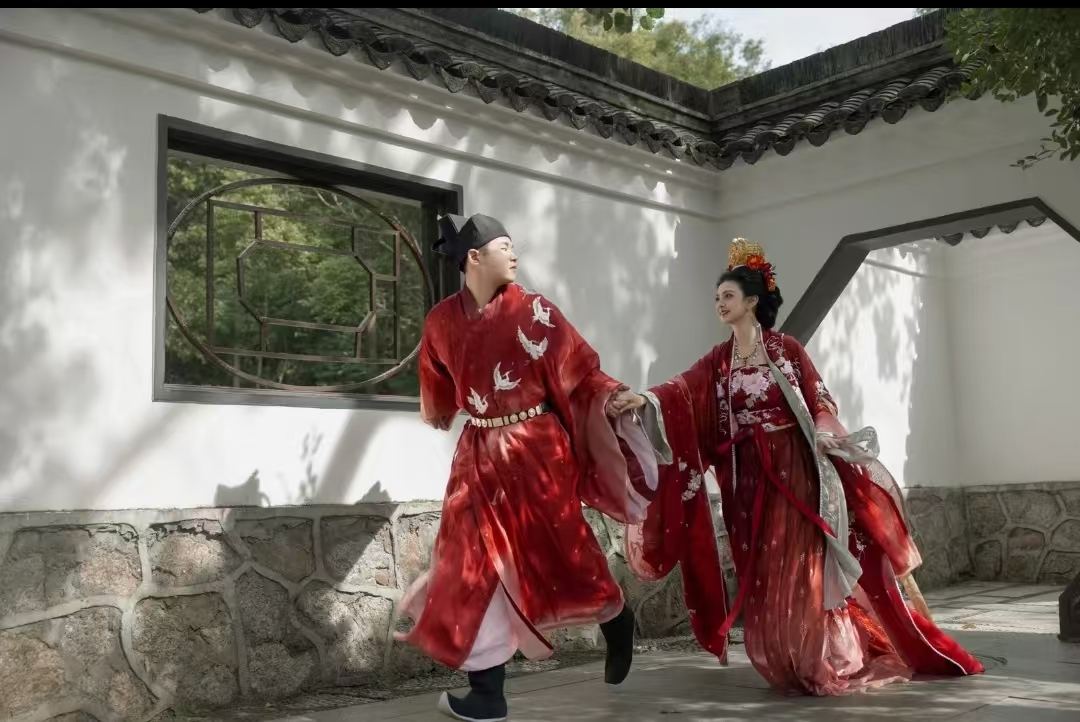深圳吉祥华服汉服婚纱照客片：古建园林外景新人